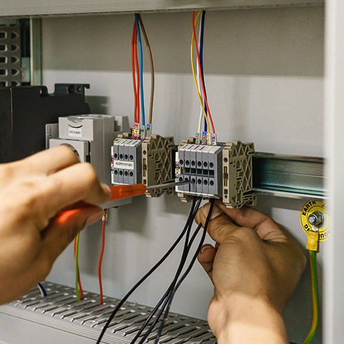 Montagem de Quadros de Comandos